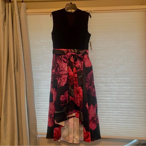 NWT! SLNY Sleeveless Floral Printed Hi-Low Dress - Picture 2 of 7